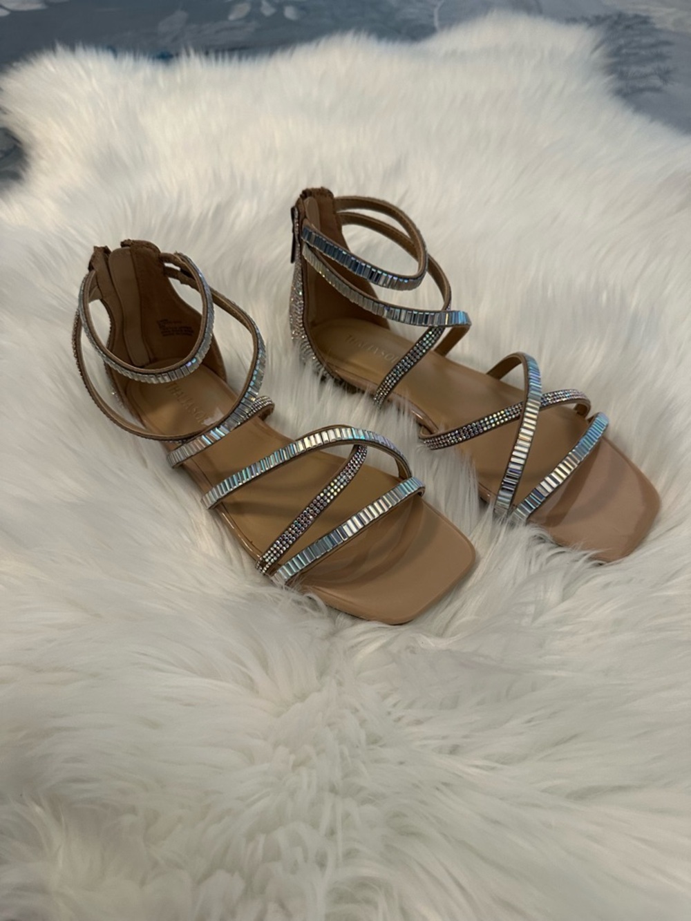NWOT Thalia Sodi Iridescent Strappy Tan Sandals Sz 6 - Picture 3 of 8